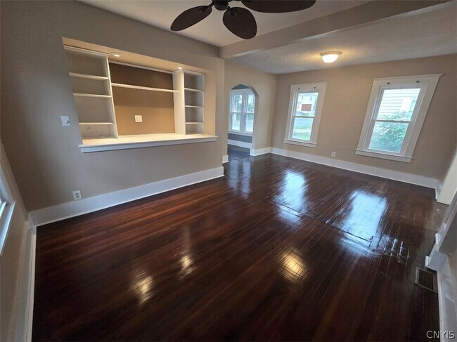 Building Photo - 337 Marlborough Rd