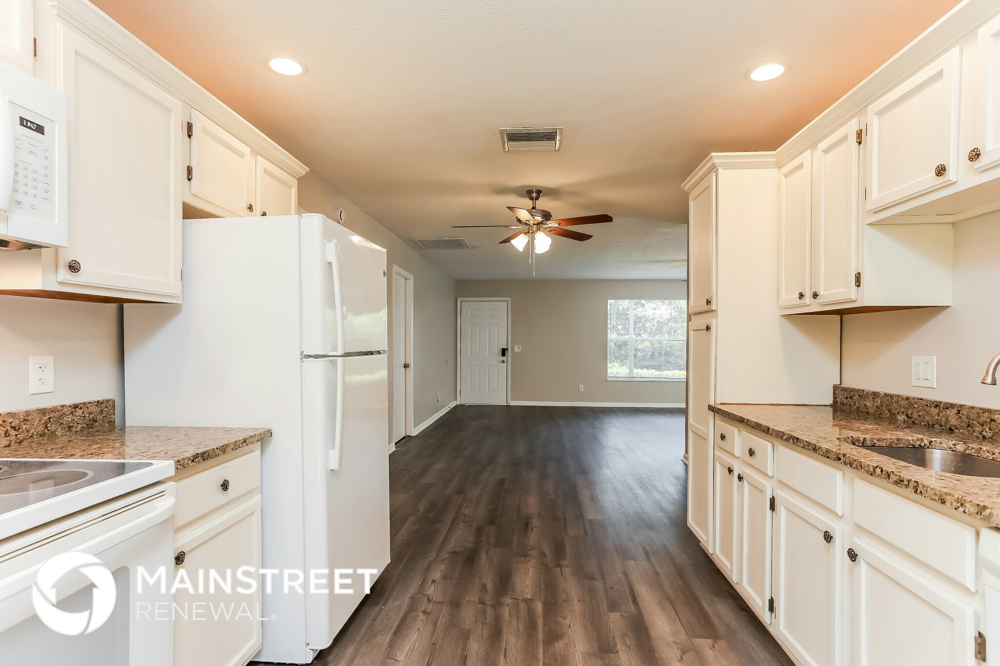 Building Photo - 5688 SE Pine Ave