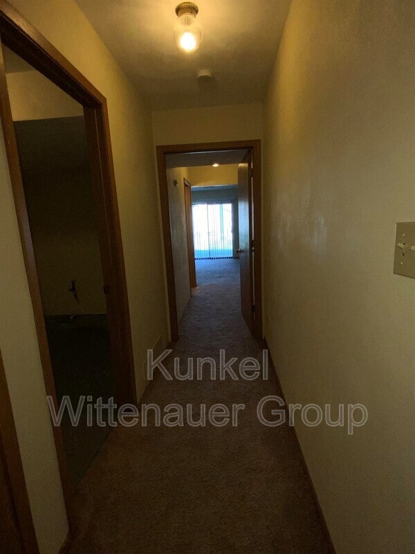Building Photo - 700 Ganim Dr