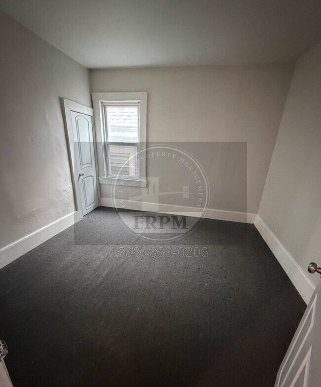 Building Photo - 441 Rivet St