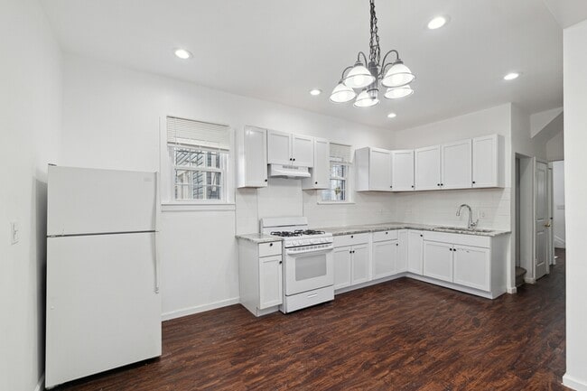 Building Photo - 1478 Helen St