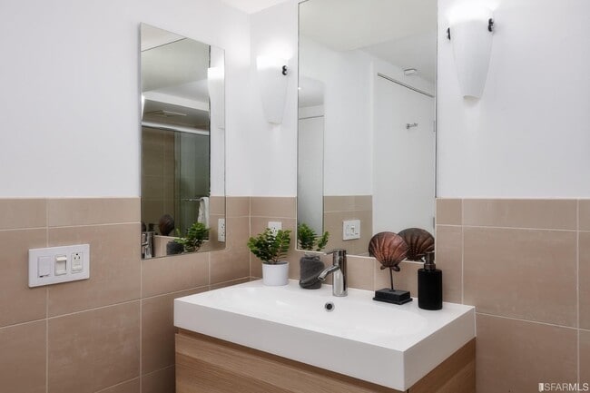 Building Photo - 200 Brannan St