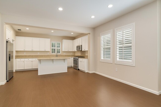 Building Photo - 3343 Vittoria Loop