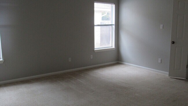 Building Photo - 1510 Ridgewood Dr