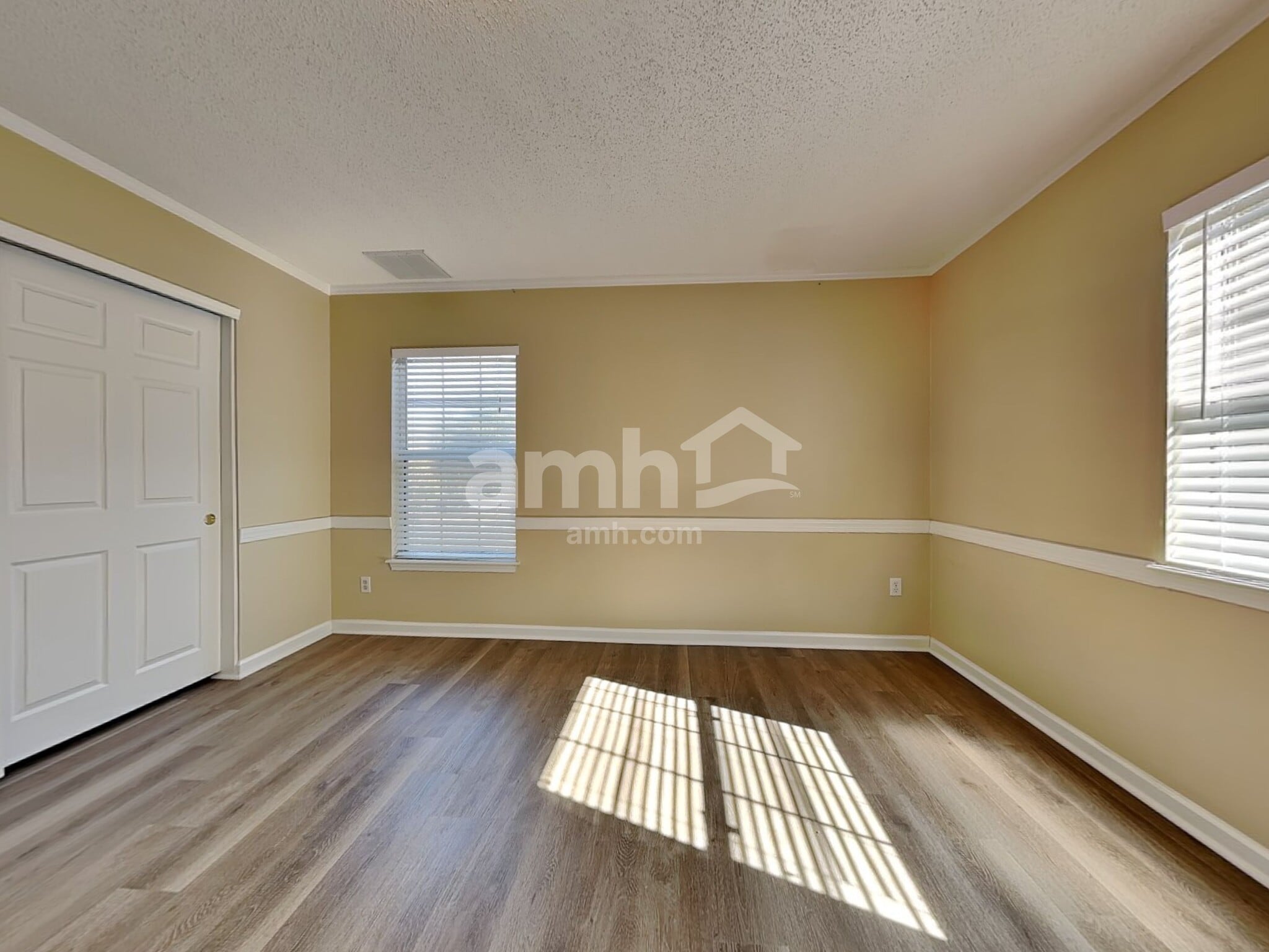 Building Photo - 14 Hidden Lakes Ln