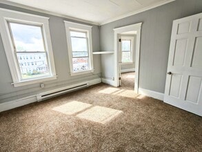 Building Photo - 21 Dale St