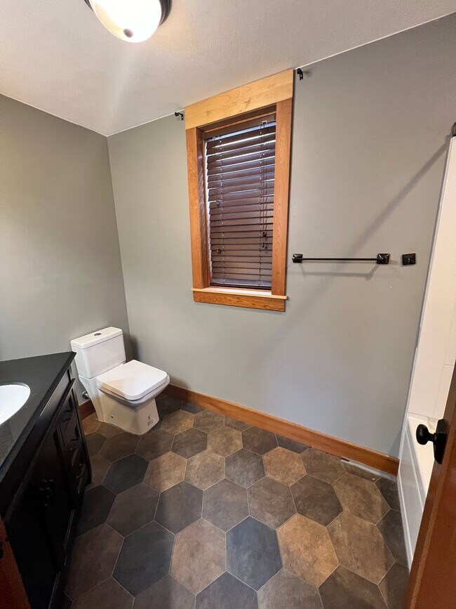 Building Photo - 1414 Jefferson St