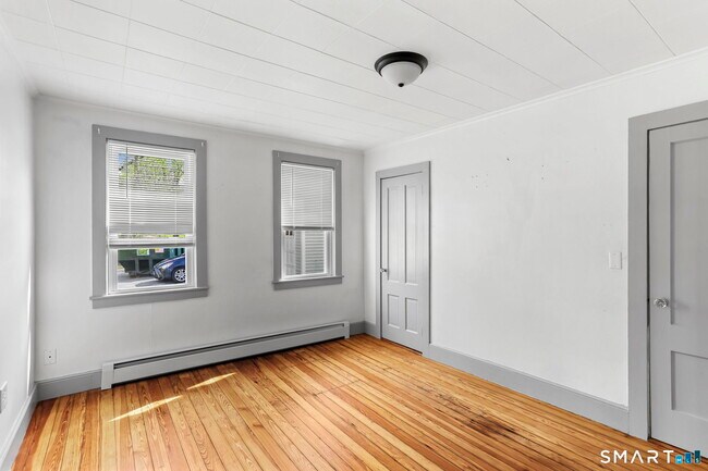 Building Photo - 63 Reynolds St