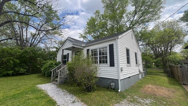 Building Photo - Cute East Nashville Home