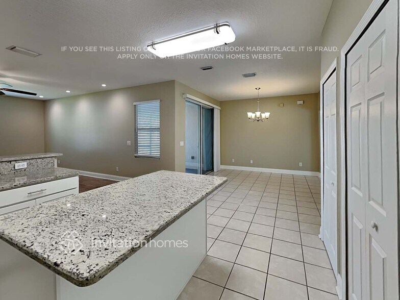 Building Photo - 4150 Caparosa Cir