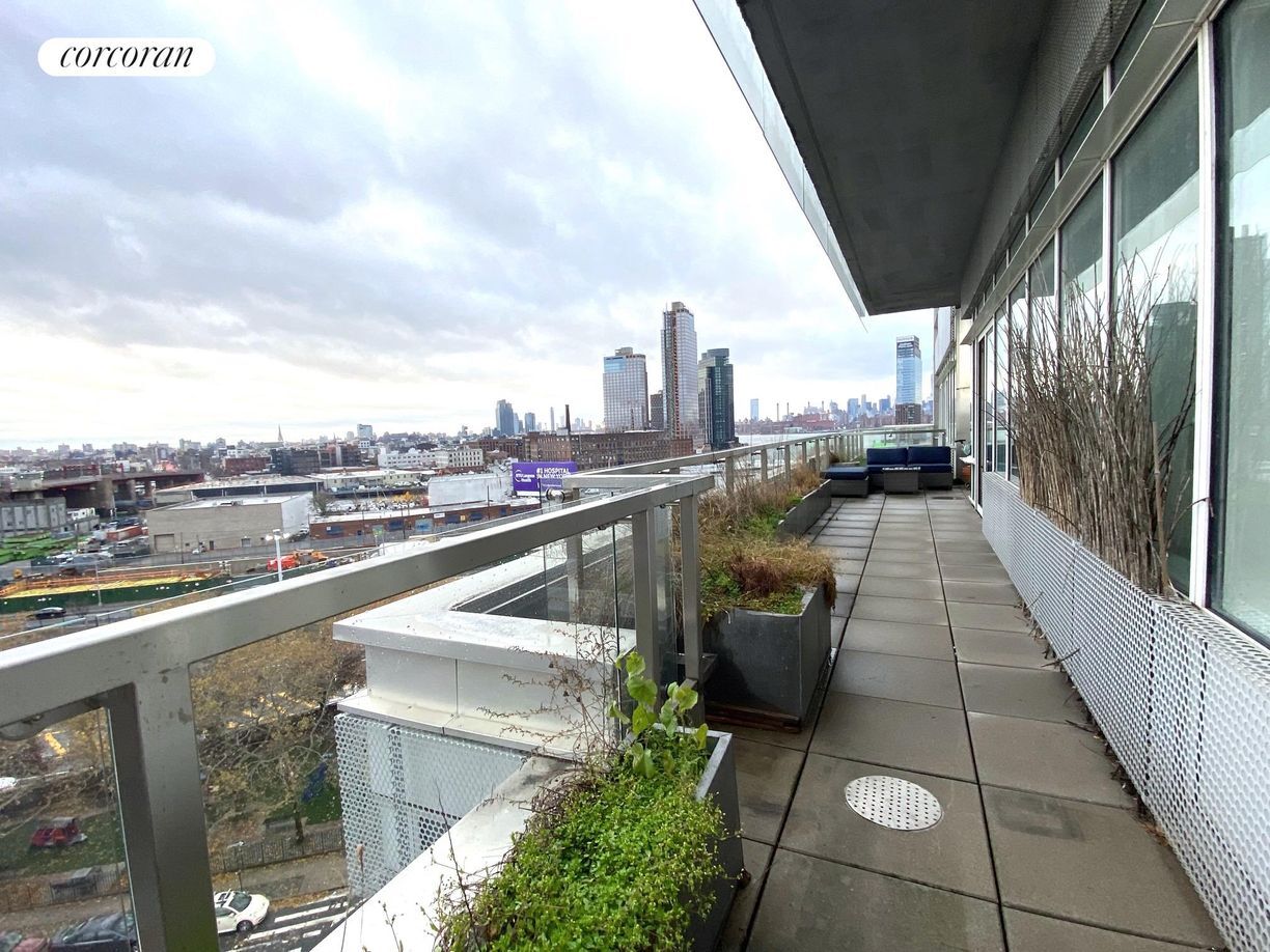 Building Photo - 10-17-17 Jackson Ave