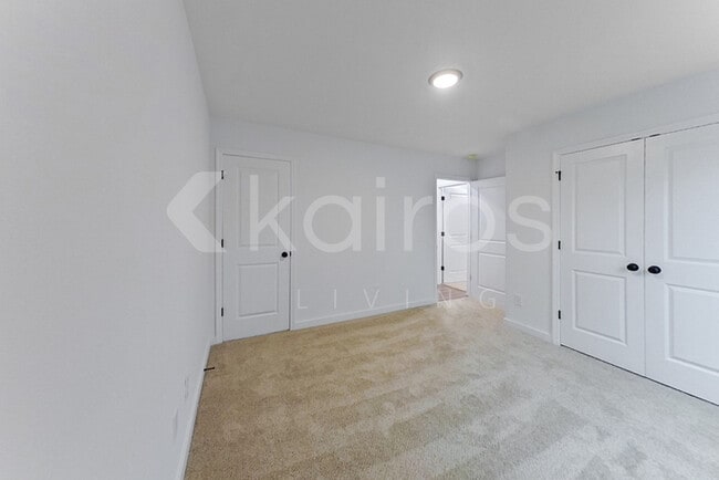 Building Photo - 142 Hughes Dr