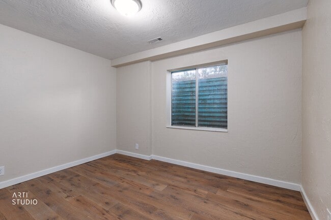 Building Photo - 965 Dorothea Way