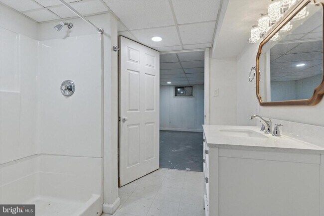 Building Photo - 310 Pine Tree Rd