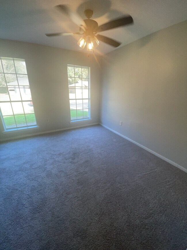 Building Photo - 327 Grover Cleveland Cir