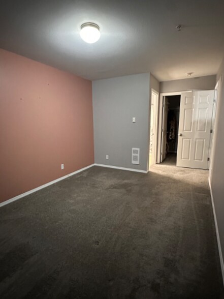 Building Photo - 10511 140th St Ct E