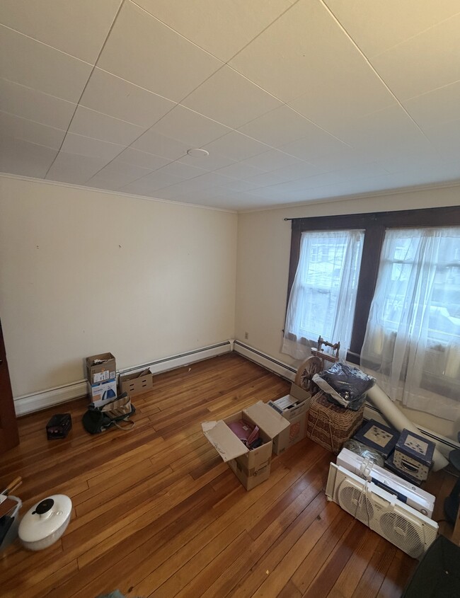 Building Photo - 52 Everett St