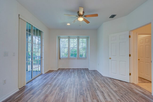 Building Photo - 1800 Bayshore Way