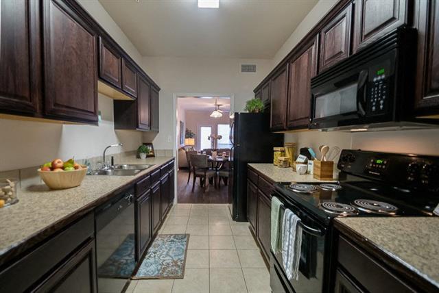 Building Photo - 380 Solon Rd