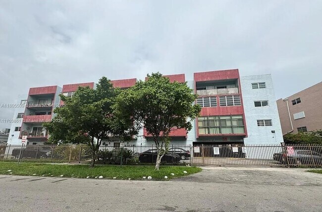 Primary Photo - 6070 W 19th Ave