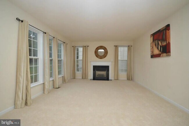 Building Photo - 14876 Cartagena Dr