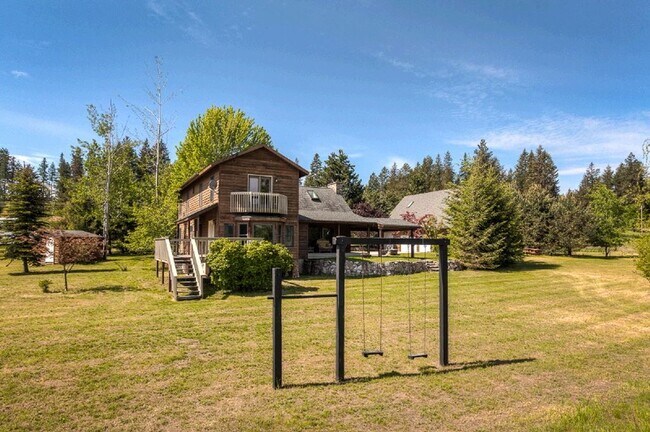 Building Photo - Incredible Hauser Lake Waterfront Home for...