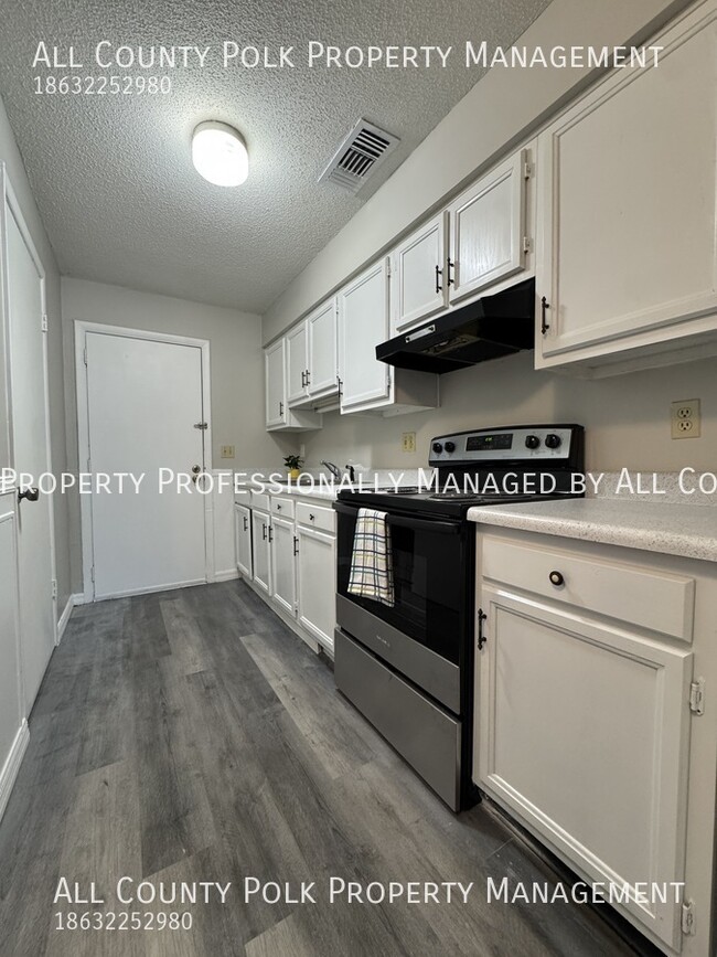 Building Photo - 422 Ellerbe Way