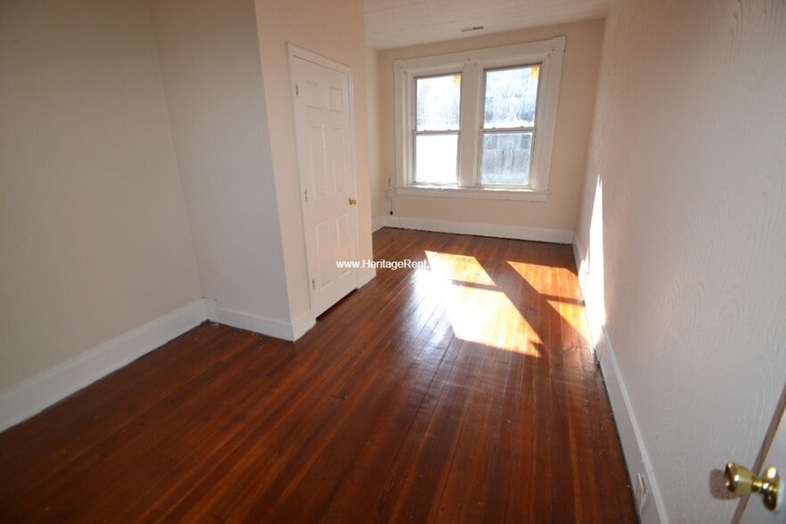 Building Photo - 1042 Marshall Ave