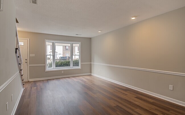 Building Photo - 828 Brickwood Ct