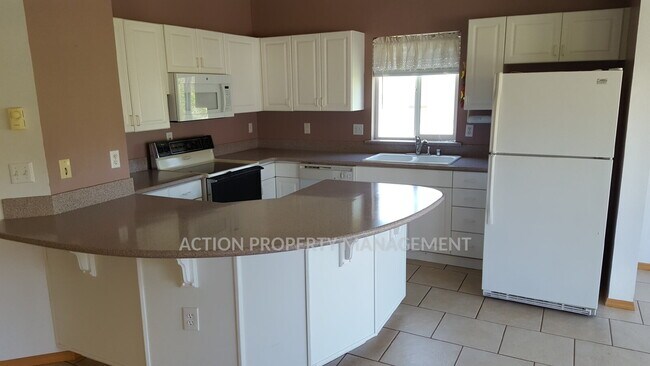 Building Photo - 2+ bed, 2 bath home in Sun Meadows, Sequim