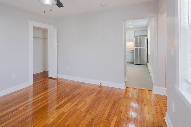 Building Photo - 259 Calvary St