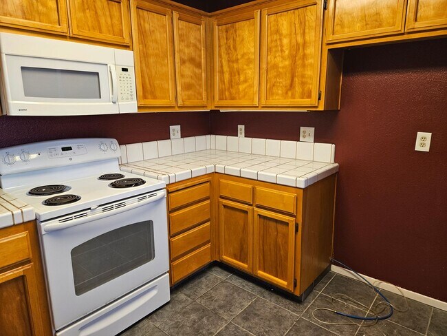 Building Photo - 221 Rector Ln