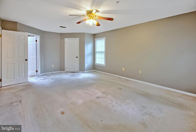 Building Photo - 18414 Garner Ln