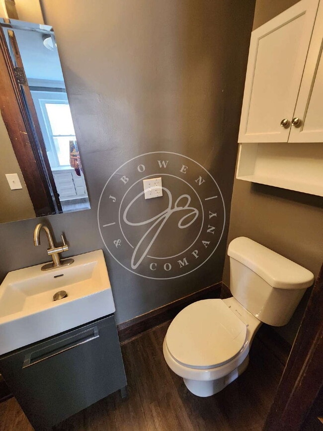 Building Photo - Charming 1-Bedroom including all utilities!