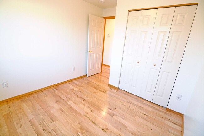 Building Photo - 625 N 5th Ave
