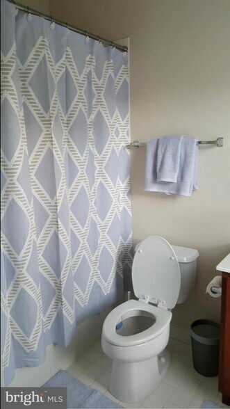 Building Photo - 5603 44th Ave