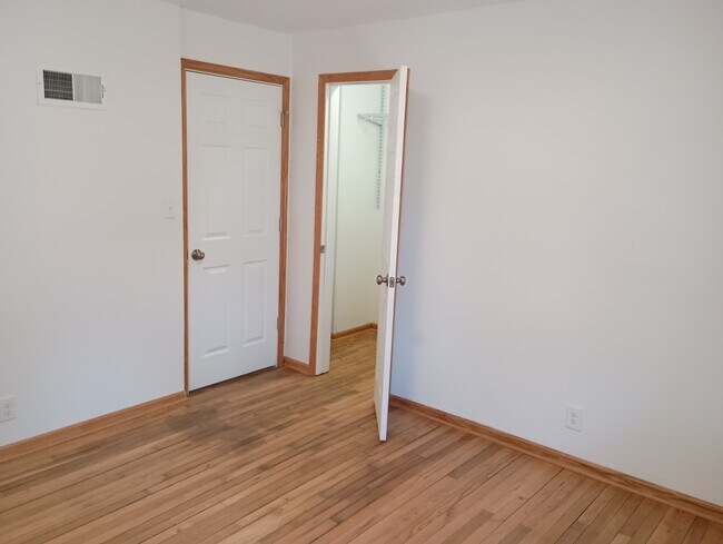 Master Bedroom - 413 Chestnut St