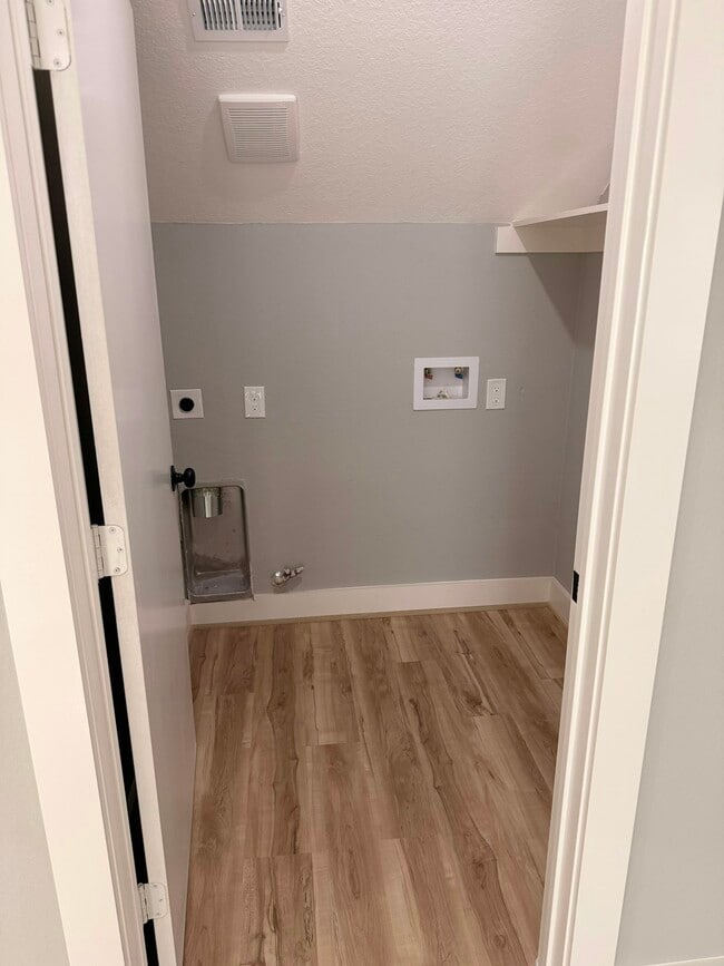 Building Photo - 10651 Cobblecreek Way