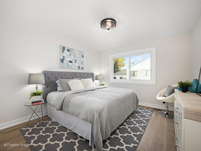 Building Photo - 823 Cambridge Pl