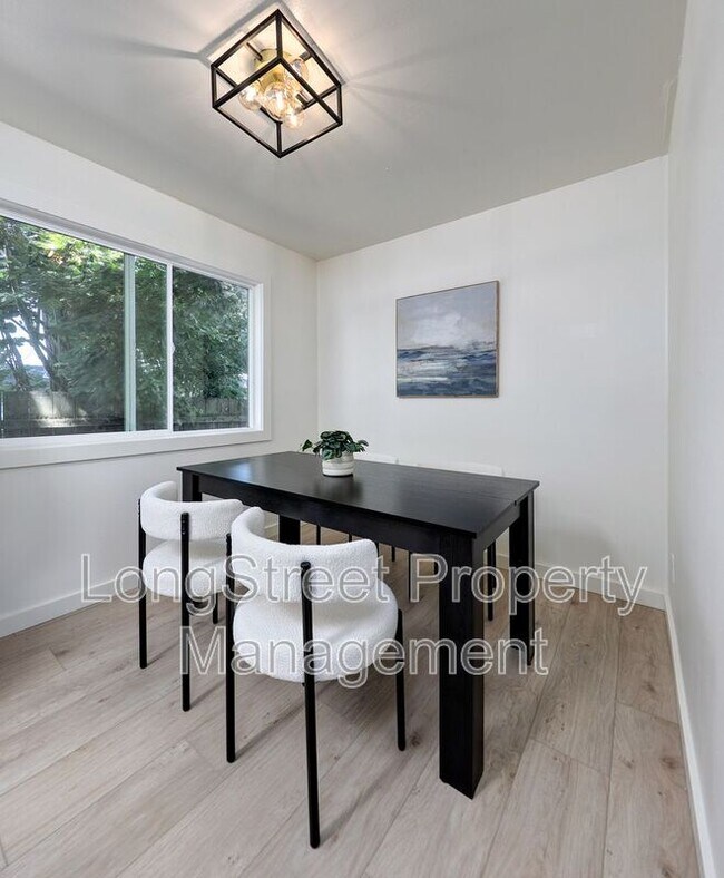 Building Photo - 11380 SW Greenburg Rd