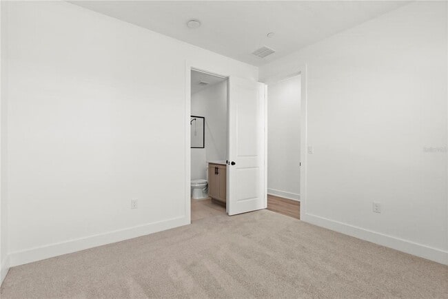 Building Photo - 15363 Hamlin Pk Dr