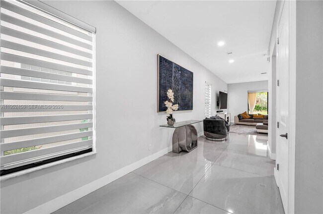 Building Photo - 8645 NW 39th Ct