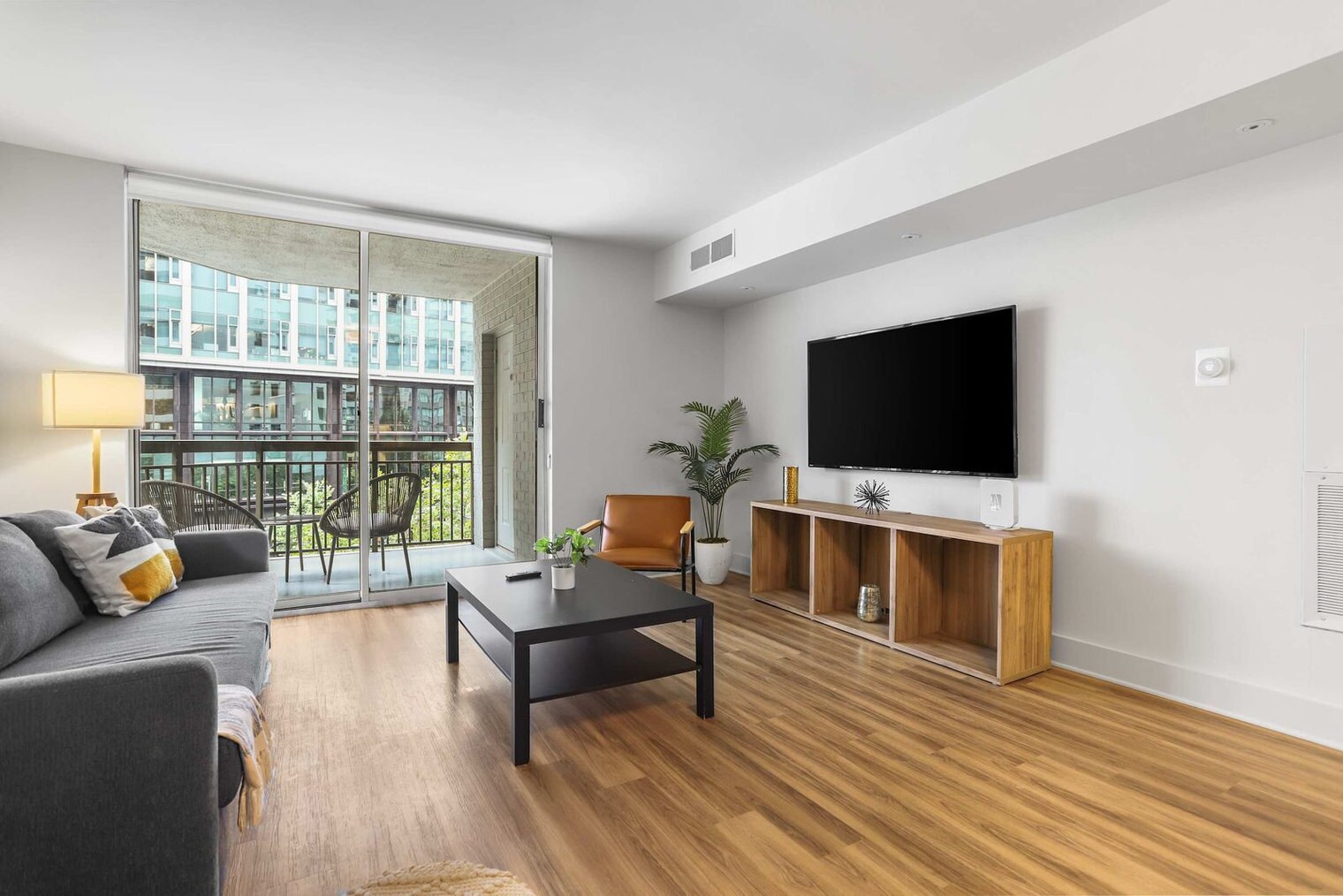 Building Photo - 1221 S Eads St