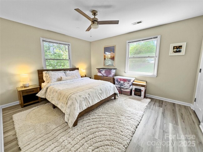 Building Photo - 9808 Emerald Point Dr
