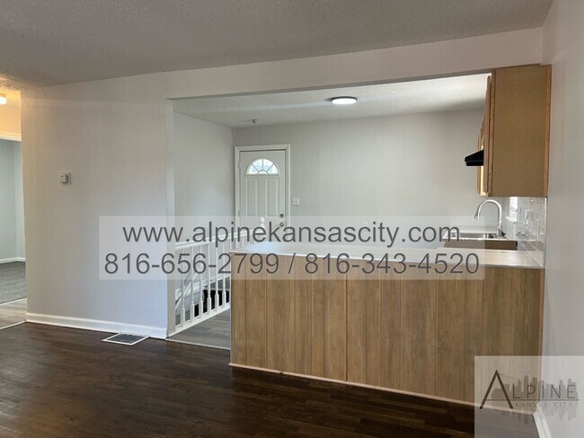 Building Photo - Section 8 OK! Garage!