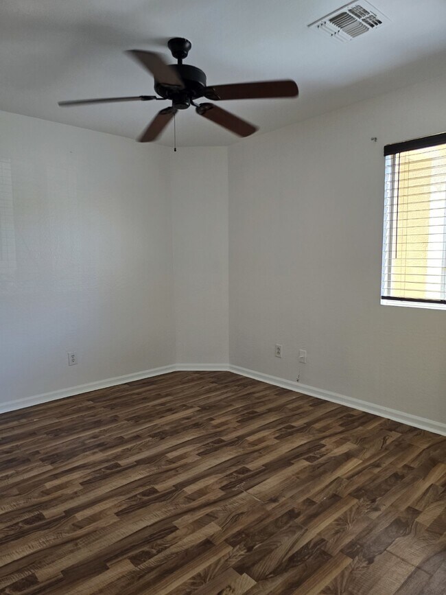 Building Photo - Heartland Ranch Gem