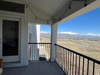 Building Photo - 927 W Coral Charm Wy