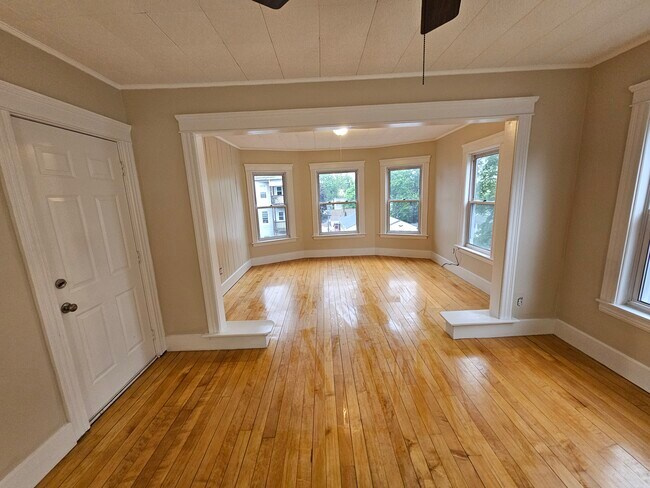 Building Photo - 120 Pilgrim Ave