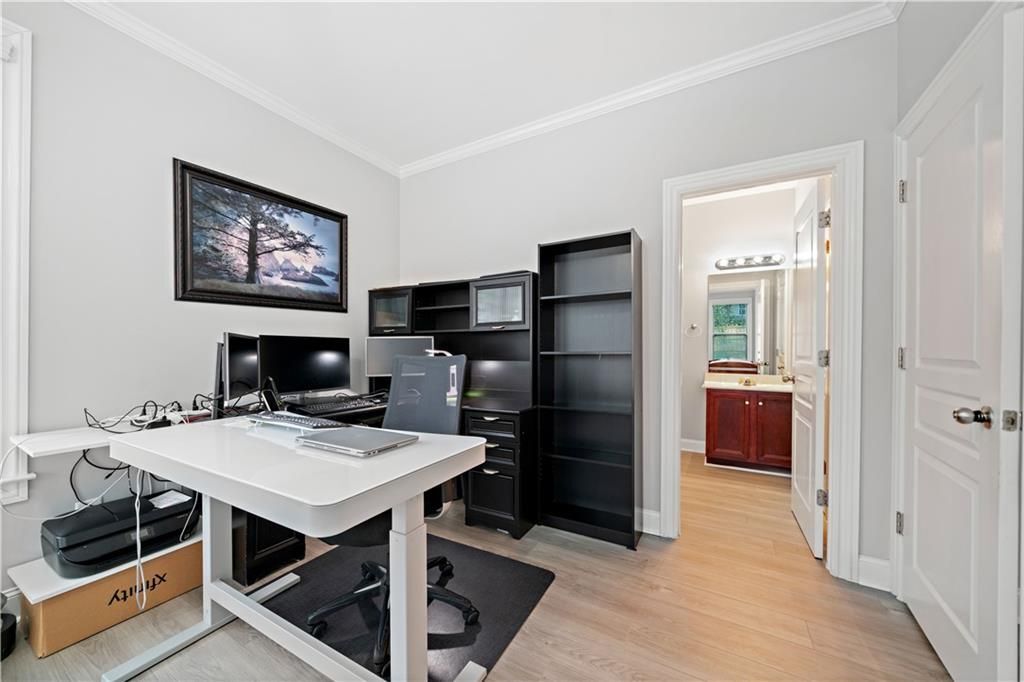 Building Photo - 5370 Breckinridge Ln