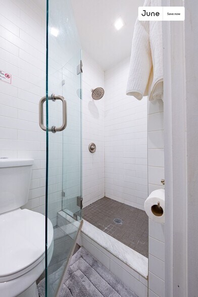 Building Photo - 1675 Lexington Ave